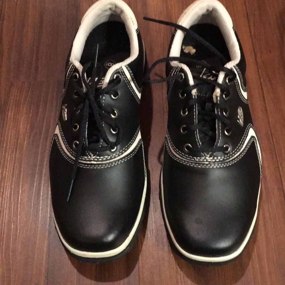 Women’s Golf Shoes worn once Size 8